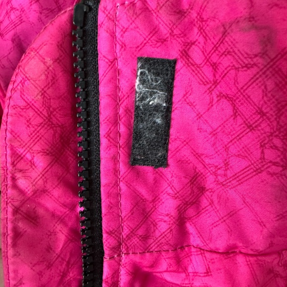 Body Glove Pink and Black Snow Jacket Women’s size Medium with Faux Fur Hood - Picture 9 of 16